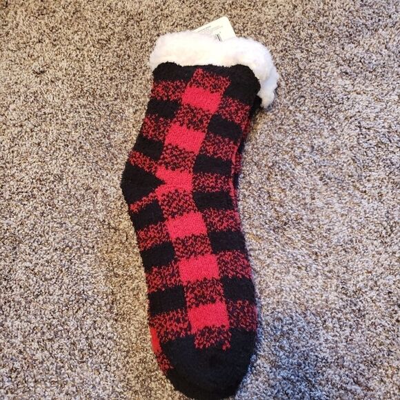 Ladies Lounge Socks Cozy Fuzzy  Plaid Sherpa Lined  sz 4 to 10 red  black NWT - Picture 2 of 7